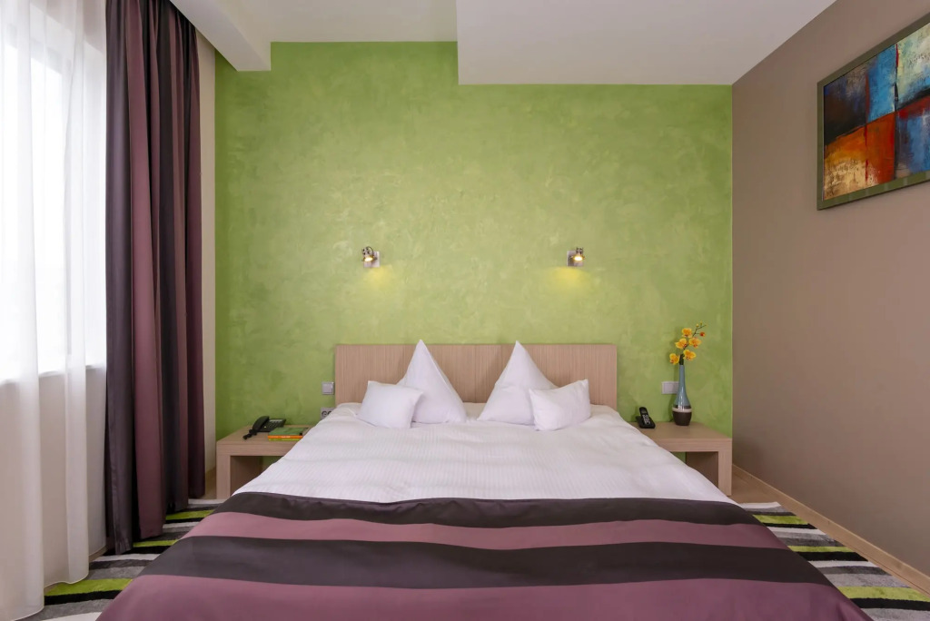 West City Hotel - 985
