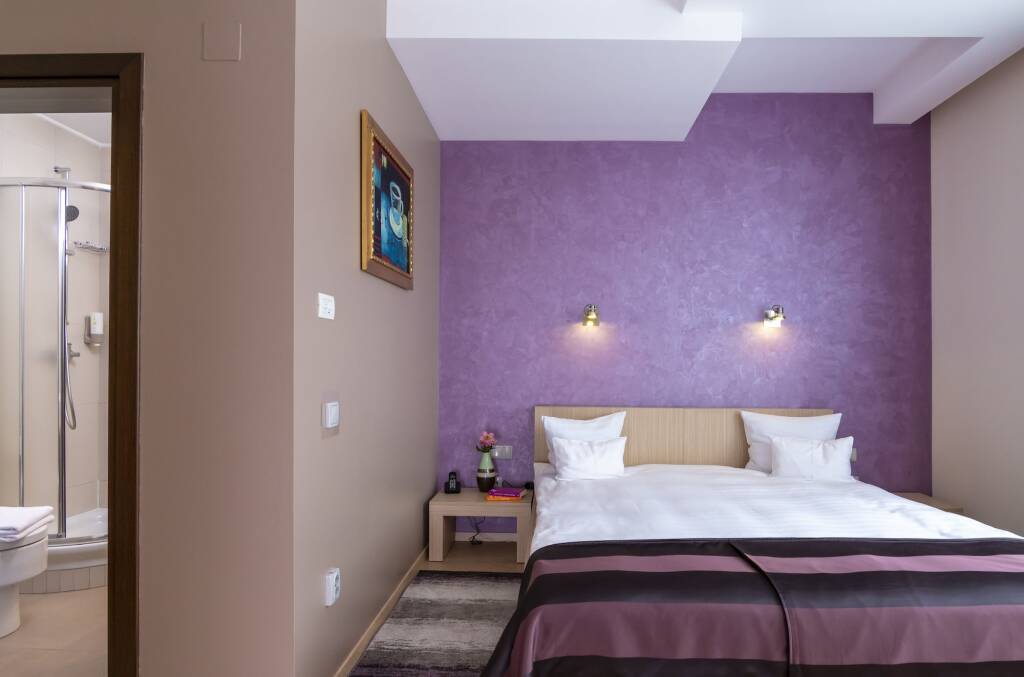 West City Hotel - 413