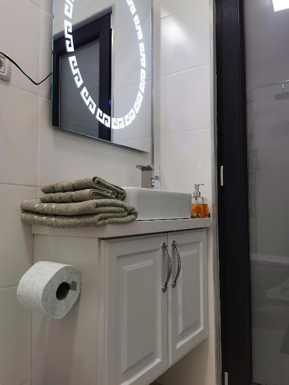 White Studio - 232