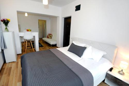 Yael Luxury Apartments 1 - 979