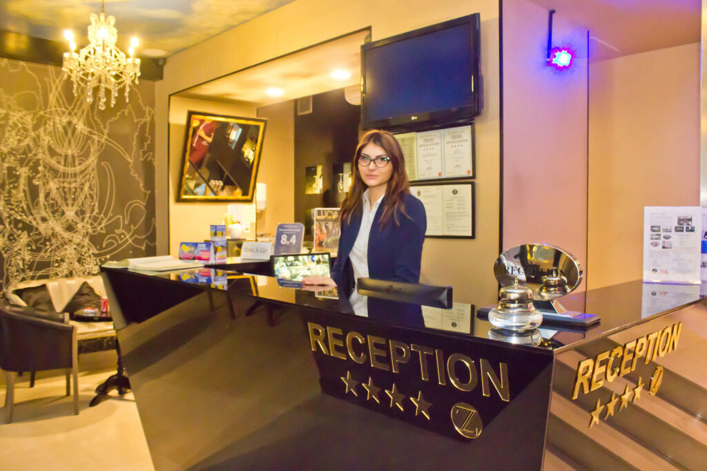 Z Executive Boutique Hotel - 857