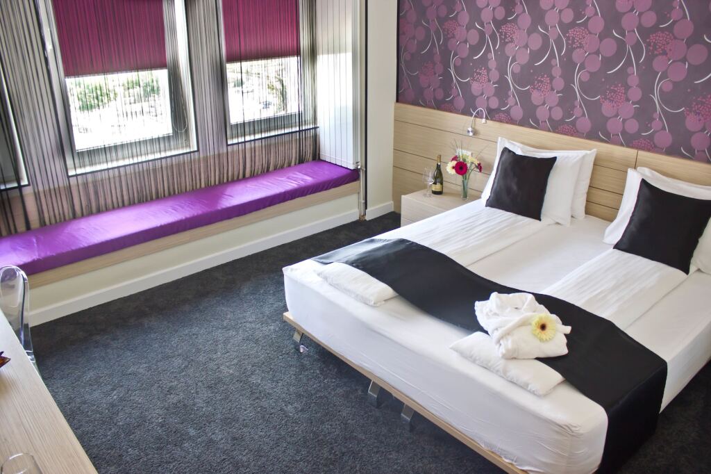 Z Executive Boutique Hotel - 938