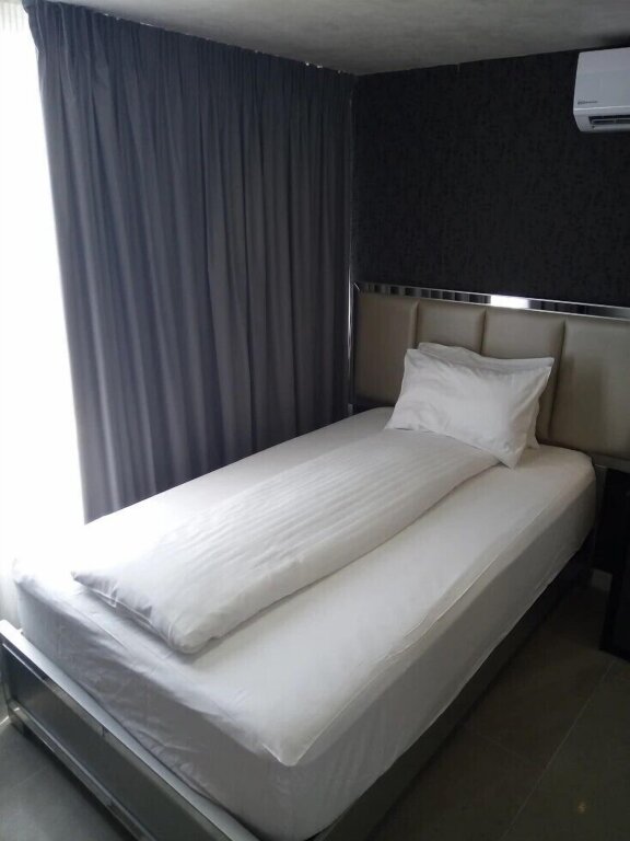 Z Executive Boutique Hotel - 116