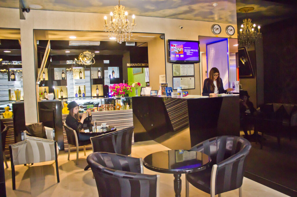 Z Executive Boutique Hotel - 800