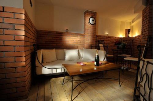 Zan Hotel - 170